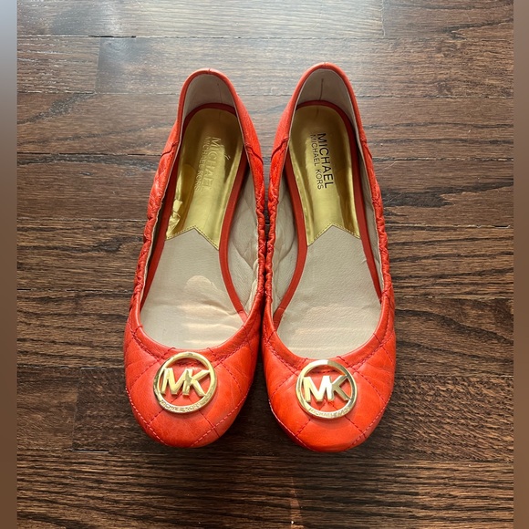 Michael Kors Quilted Flats with Gold Logo - Picture 1 of 8